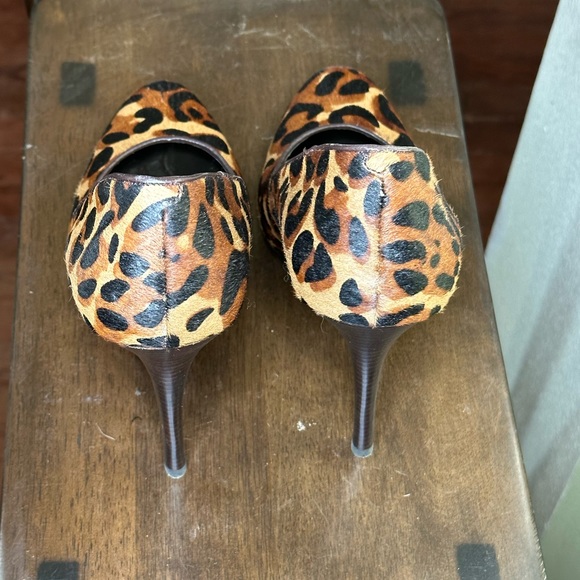 INC Leopard Brown Pumps 8M - Picture 3 of 6